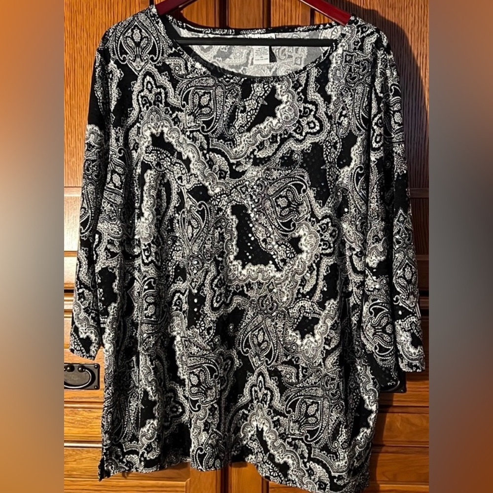BonWorth Paisley Sequin 3/4 Sleeve Tunic Pullover Stretchy Relaxed Swing Boho